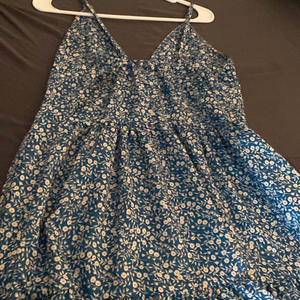 Médium summer dress flower blue print. Worn 1 time. - Picture 4 of 4